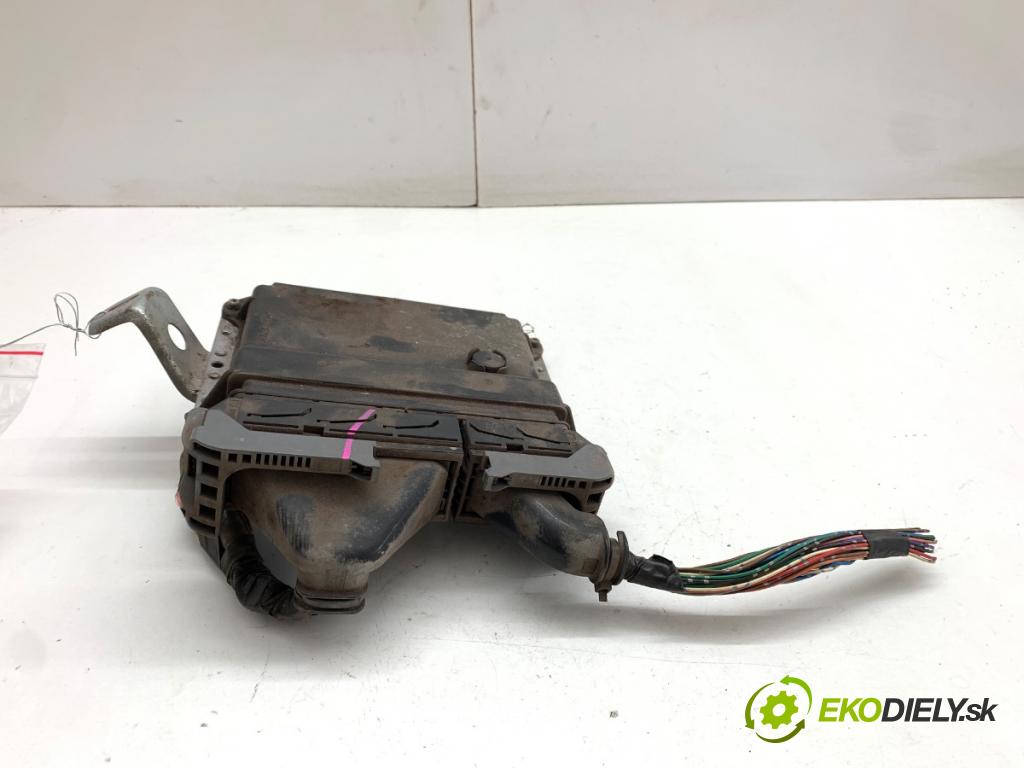 TOYOTA YARIS II liftback 2007 64 kW 1.3 VVT-i (SCP90_) 1298 riadiaca jednotka Motor 89661-0D310 (Riadiaca jednotka)