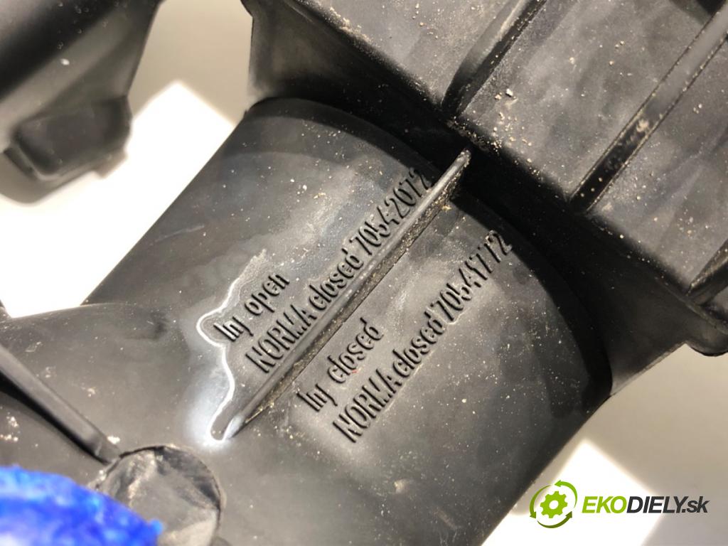 AUDI Q5 FY SUV 2021 195 kW 55 TFSI e quattro 1984 potrubí sání 06L133201 (Sací potrubí)