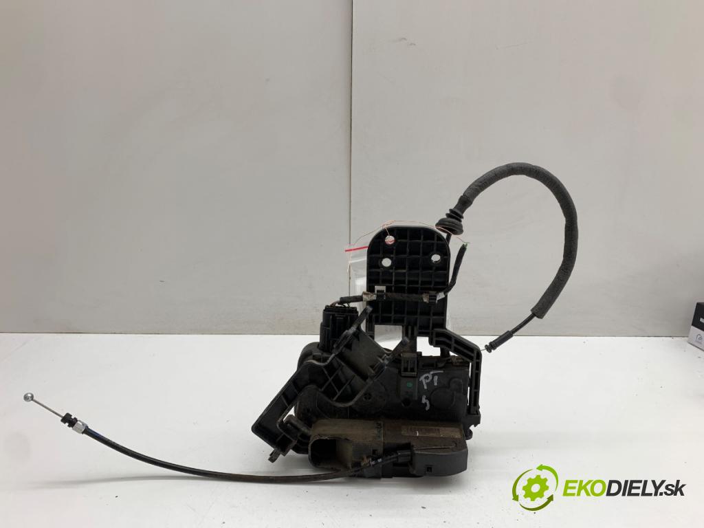 HYUNDAI ix20 liftback 2011 92 kW 1.6 1591 zámok Dvere pravy zad 81420-1K000