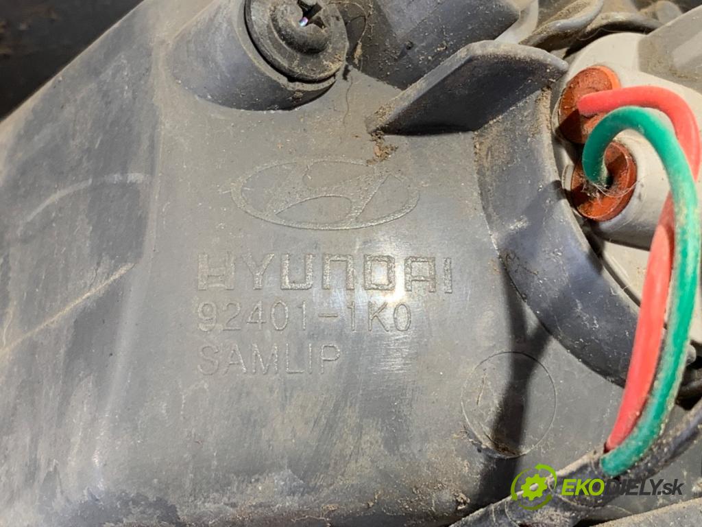 HYUNDAI ix20 liftback 2011 92 kW 1.6 1591 světlo levý zadní část 92401-1K0