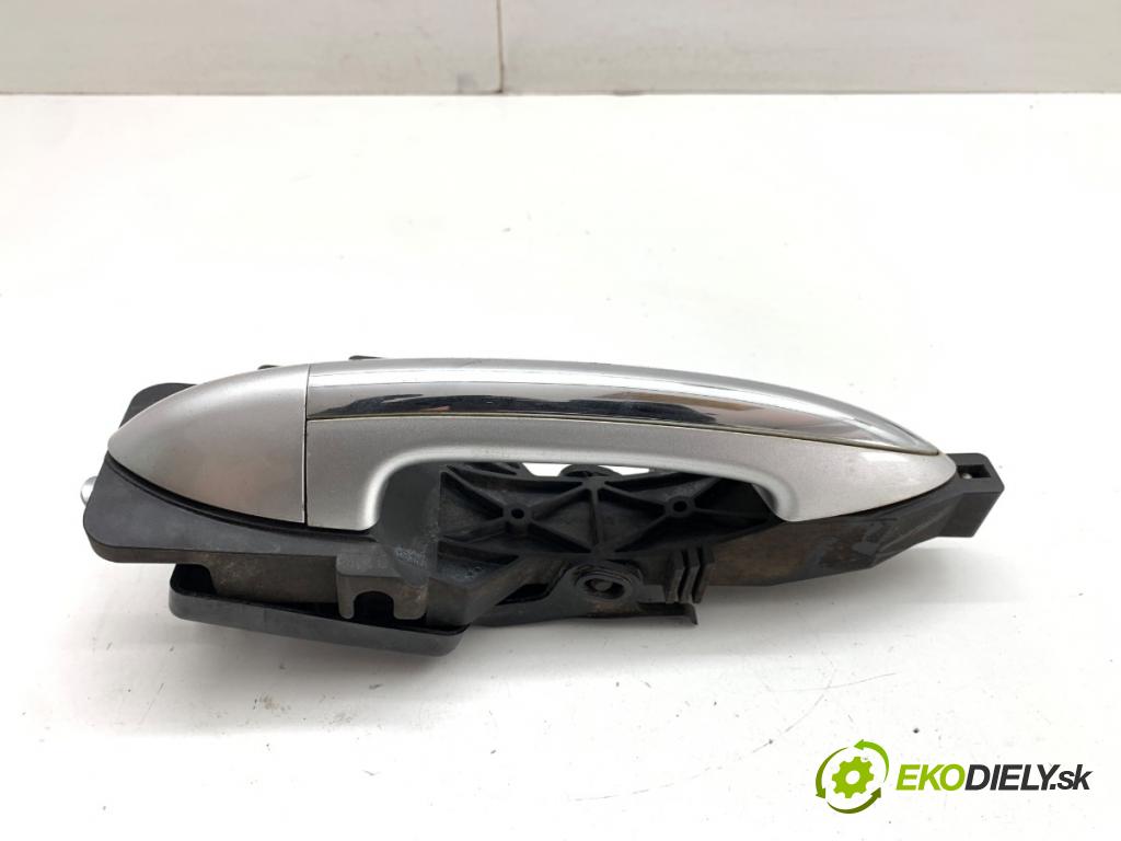 HYUNDAI ix20 liftback 2011 92 kW 1.6 1591 klika vnitřní levý zadní část 