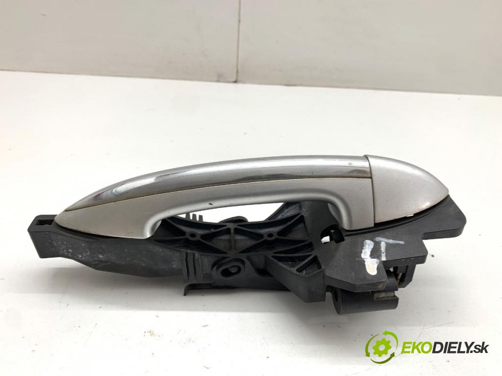 HYUNDAI ix20 liftback 2011 92 kW 1.6 1591 klika vnitřní levý zadní část