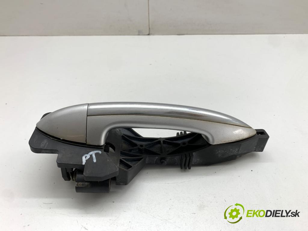 HYUNDAI ix20 liftback 2011 92 kW 1.6 1591 klika vnejší pravý zadní část 