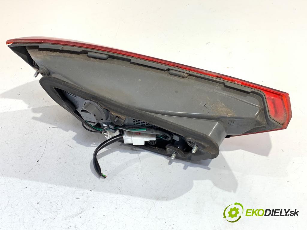 HYUNDAI ix20 liftback 2011 92 kW 1.6 1591 Svetlo pravy zad vnútorná 92404-1K0