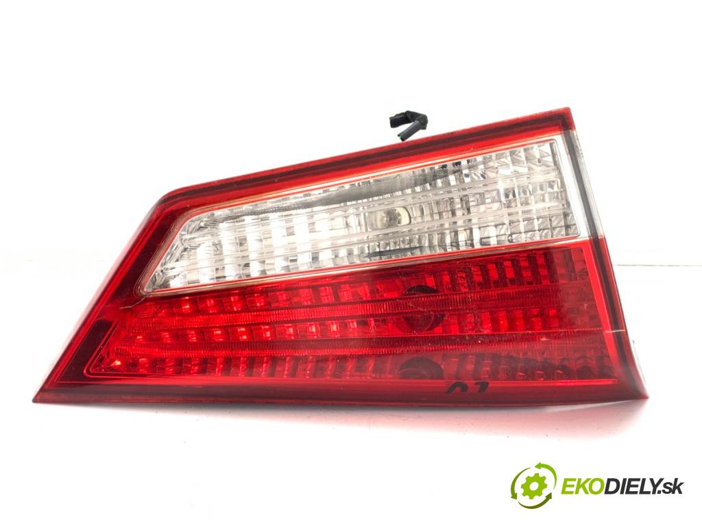 HYUNDAI ix20 liftback 2011 92 kW 1.6 1591 světlo levý zadní část vnitřní 92403-1K0