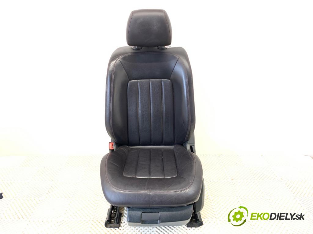 MERCEDES-BENZ W218 Kombi 2013 195 kW CLS 350 CDI / d 4-matic (218.993) 2987 sedadlo levý přední část 