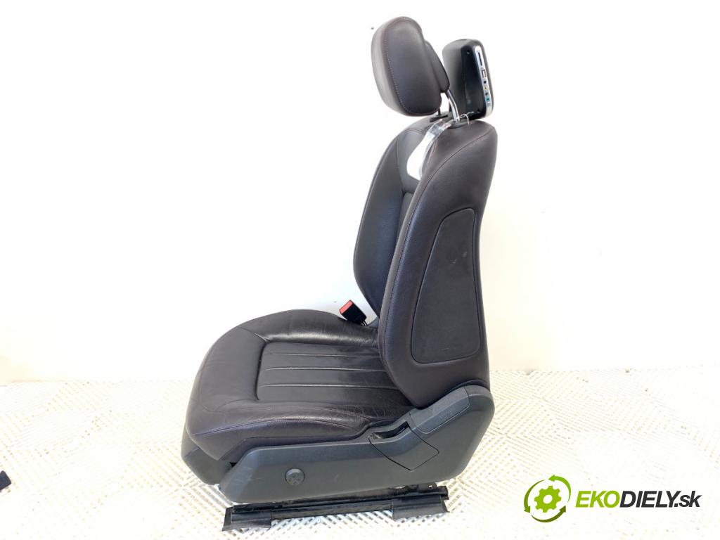 MERCEDES-BENZ W218 Kombi 2013 195 kW CLS 350 CDI / d 4-matic (218.993) 2987 sedadlo levý přední část