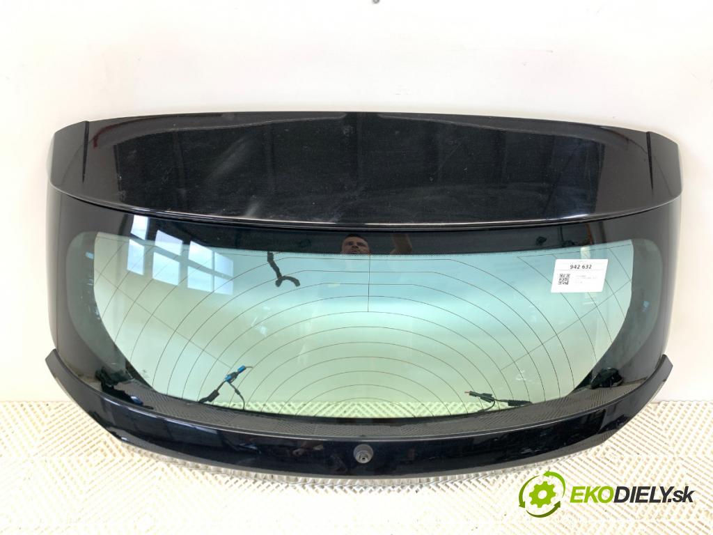BMW F21 liftback 2014 75 kW 114 i 1598 kapota zad