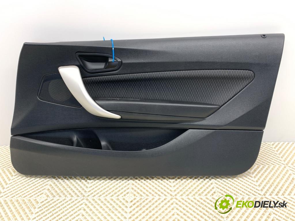 BMW F21 liftback 2014 75 kW 114 i 1598 čalúnenie Dvere pravy predný 