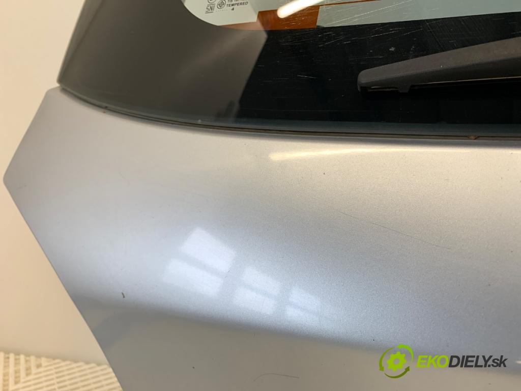 MITSUBISHI MIRAGE / SPACE STAR liftback 2014 52 kW 1.0 (A05A) 999 kapota zad