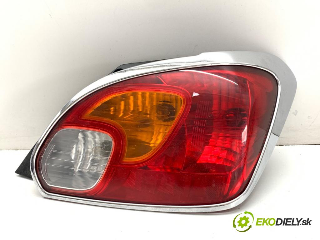 MITSUBISHI MIRAGE / SPACE STAR liftback 2014 52 kW 1.0 (A05A) 999 světlo pravý zadní část 