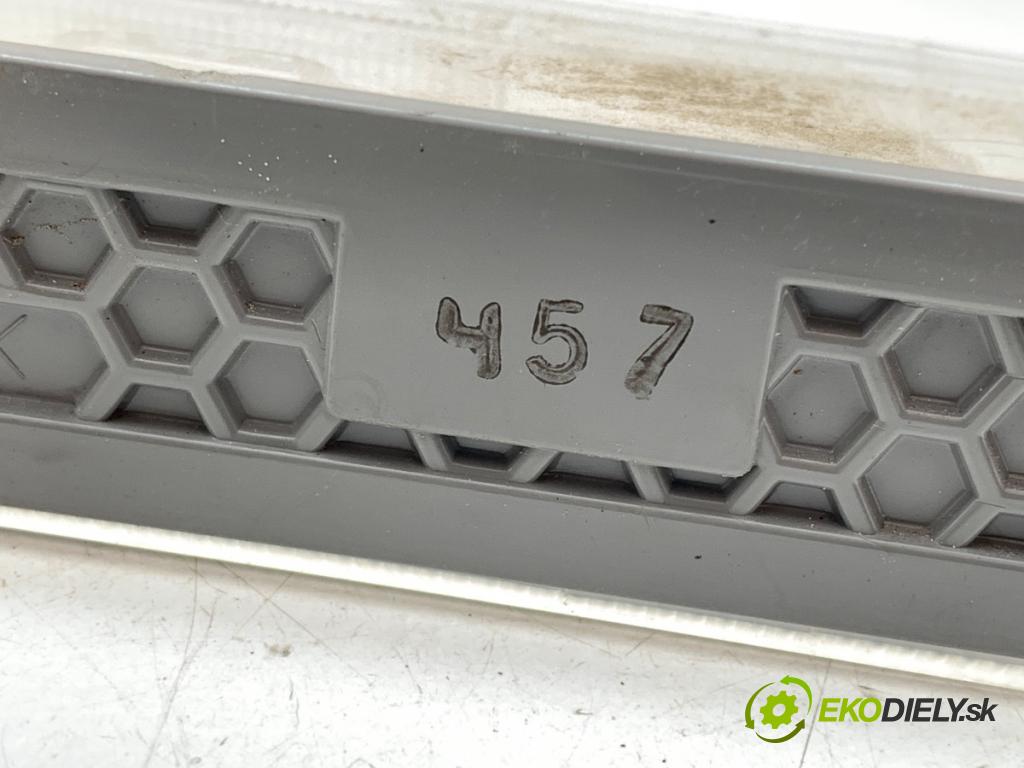 TOYOTA YARIS IV SUV 2024 68 kW 1.5 Hybrid (MXPJ10) 1490 Svetlo brzdových svetiel