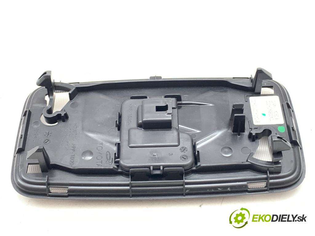 TOYOTA YARIS IV SUV 2024 68 kW 1.5 Hybrid (MXPJ10) 1490 Svetlo stropné zad 81240-02110