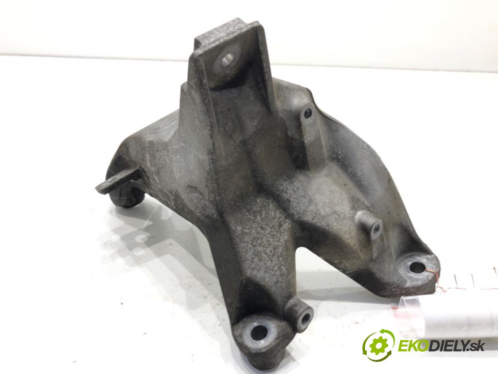 SEAT EXEO Kombi 2012 155 kW 2.0 TFSI 1984 Držiak Motor 3R0199308