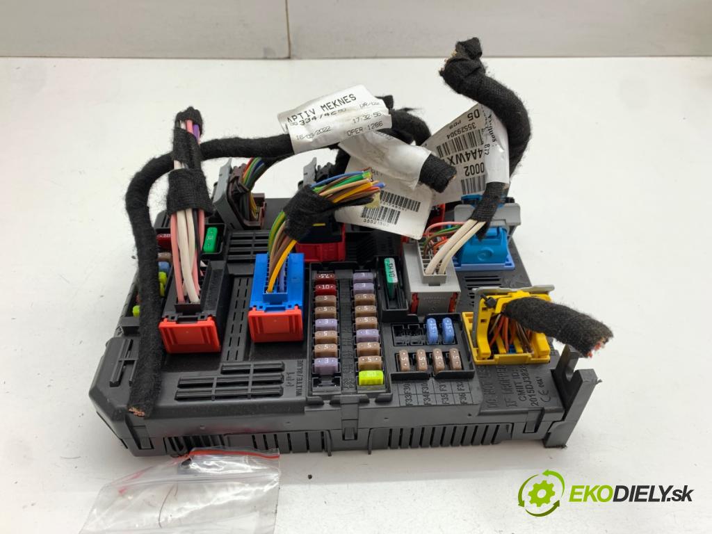 DS DS 7 SUV 2022 133 kW PureTech 180 (J45GFU) 1598 Modul BSI 9846482980 (Poistková skrinka)