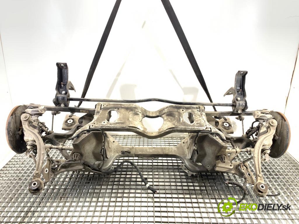 DS DS 7 SUV 2022 133 kW PureTech 180 (J45GFU) 1598 Výstuha zad 9843265080