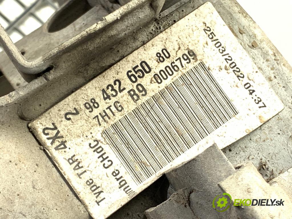 DS DS 7 SUV 2022 133 kW PureTech 180 (J45GFU) 1598 Výstuha zad 9843265080