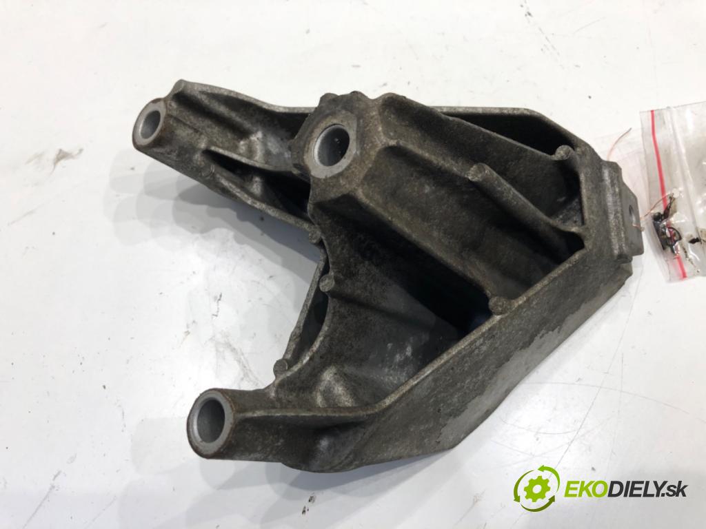 SEAT EXEO Kombi 2012 155 kW 2.0 TFSI 1984 Držiak Motor 3R0199307