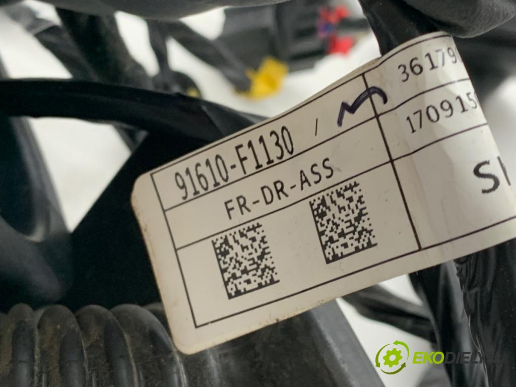 KIA SPORTAGE IV SUV 2017 130 kW 1.6 T-GDI 1591 Káblovačka Dvere predný pravy 91610-F1130