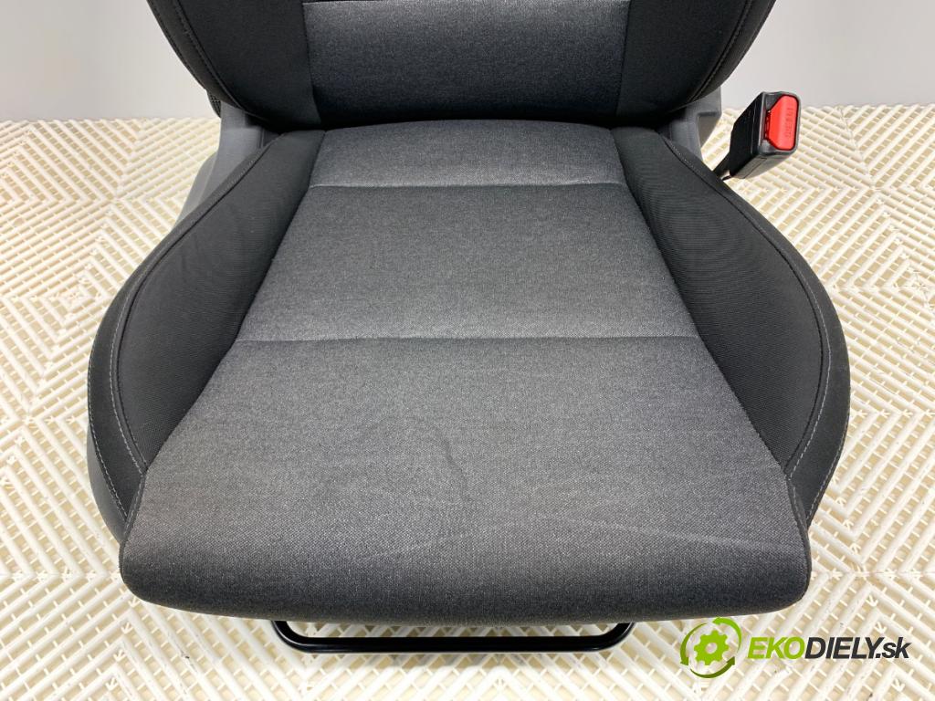 HYUNDAI TUCSON SUV 2020 97 kW 1.6 GDi 1591 Sedadlo pravy predný