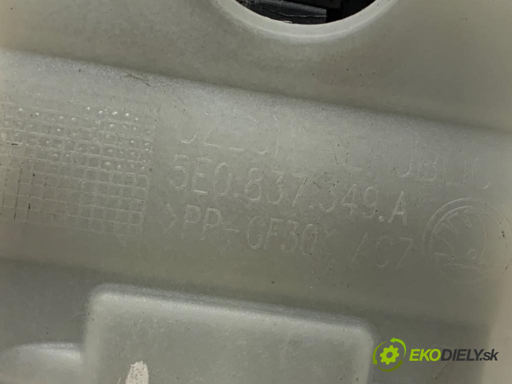 SKODA OCTAVIA III Kombi 2017 81 kW 1.6 TDI 1598 Kľučka vonkajšia ľavy zad 5E0837349A