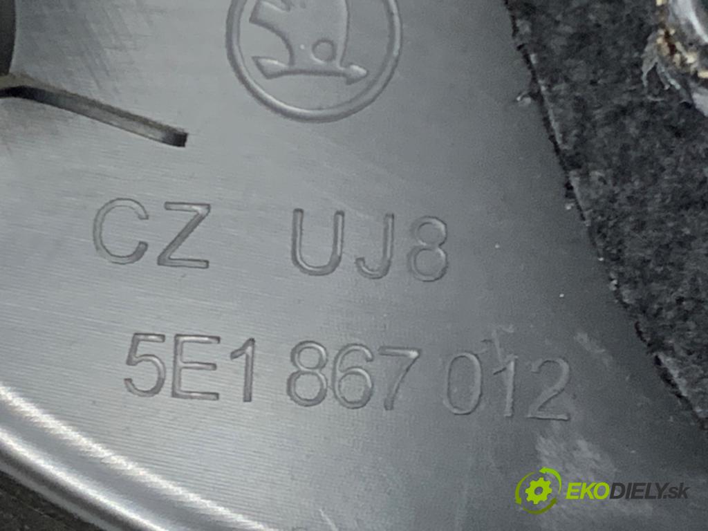 SKODA OCTAVIA III Kombi 2017 81 kW 1.6 TDI 1598 čalúnenie Dvere pravy predný 5E1867012