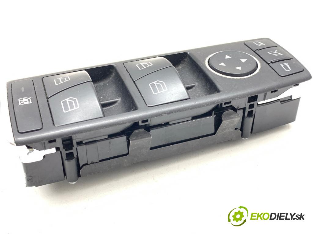 MERCEDES-BENZ W218 Kombi 2013 195 kW CLS 350 CDI / d 4-matic (218.993) 2987 přepínač oken A2129056100 (Páčky pod volantem)