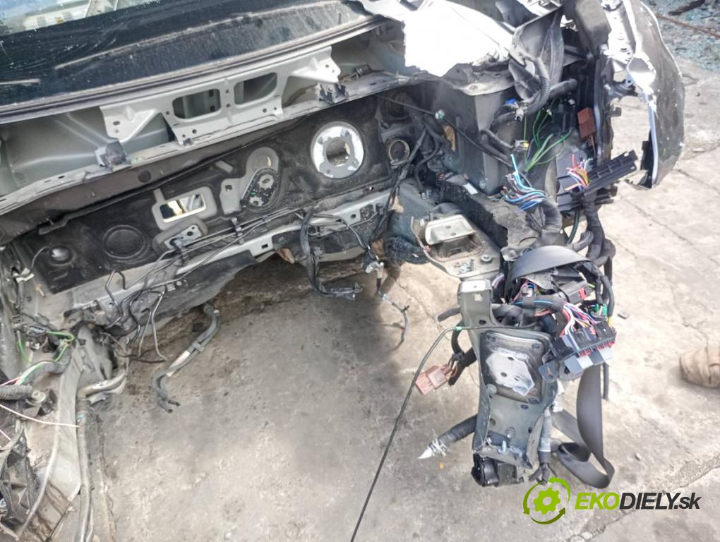 DS DS 7 SUV 2022 133 kW PureTech 180 (J45GFU) 1598 KAROSERIA ČTVRŤÁK blatník práh střecha PODŁUŻNICA