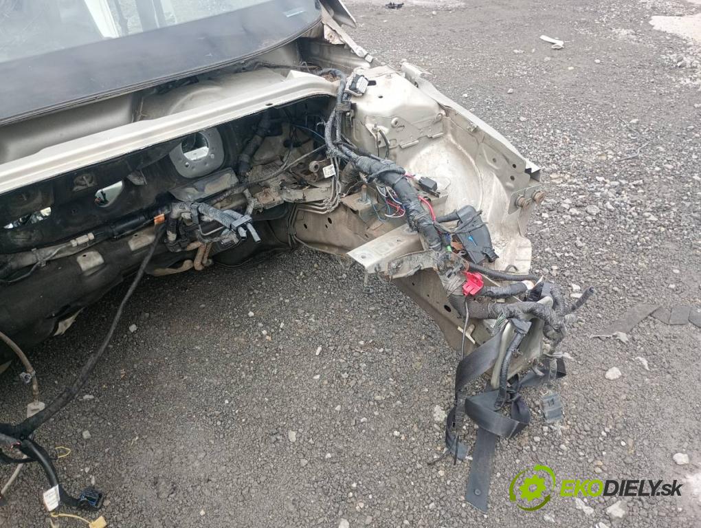 FORD MONDEO MK5 sedan 2018 138 kW 2.0 Hybrid 1999 KAROSERIA ČTVRŤÁK blatník práh střecha PODŁUŻNICA