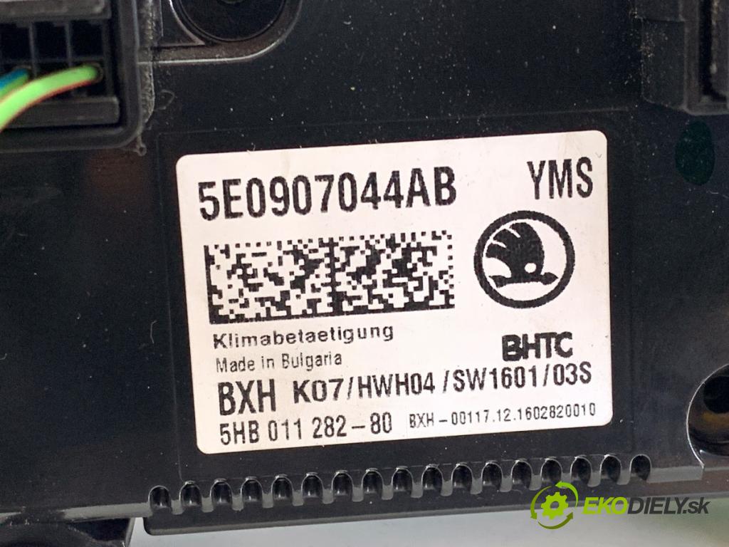 SKODA OCTAVIA III Kombi 2017 81 kW 1.6 TDI 1598 Panel ovládaní topení 5E0907044AB (Páčky pod volantem)