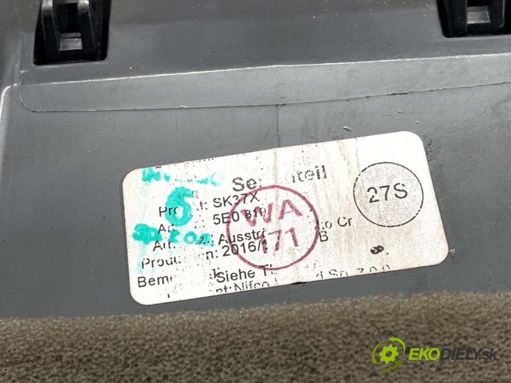 SKODA OCTAVIA III Kombi 2017 81 kW 1.6 TDI 1598 Mriežky kúrenia zad