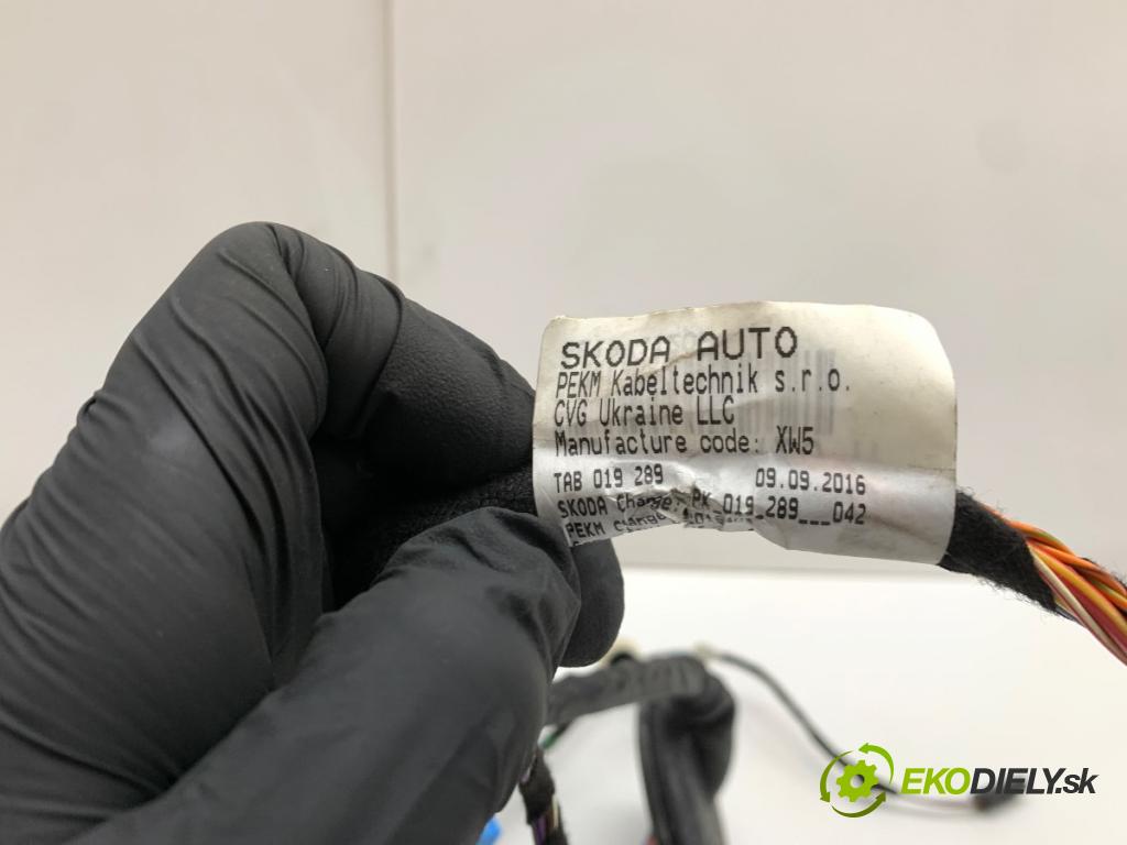 SKODA OCTAVIA III Kombi 2017 81 kW 1.6 TDI 1598 káblovačka dveře přední část levý 5E1971120H