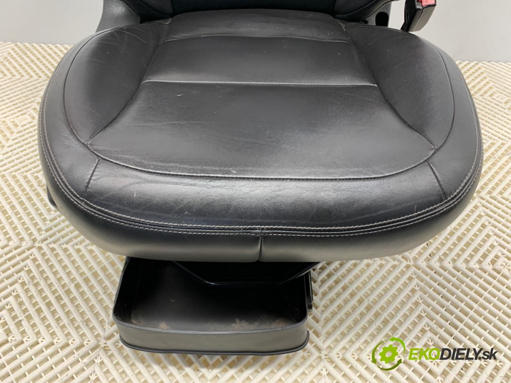 NISSAN QASHQAI J10 SUV 2007 104 kW 2.0 1997 Sedadlo pravy predný