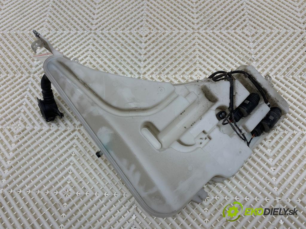 BMW F21 liftback 2014 75 kW 114 i 1598 nádržka ostřikovačů 7241673