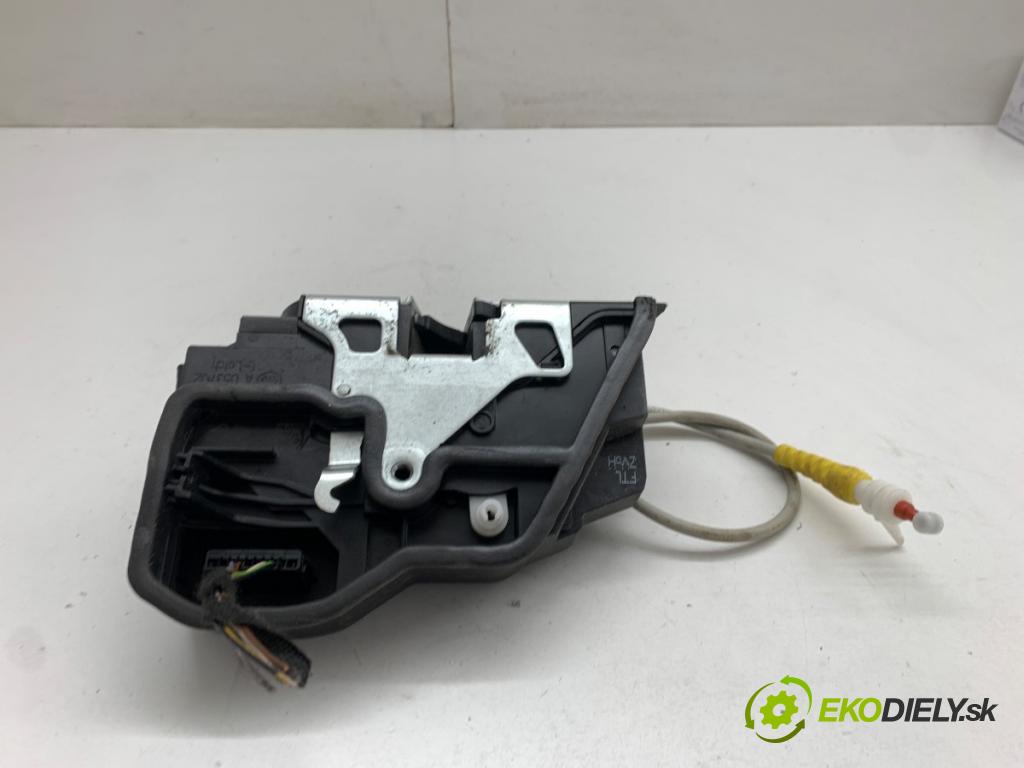 BMW F21 liftback 2014 75 kW 114 i 1598 zámok dveře levý přední část 7229461
