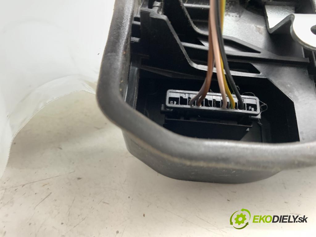 BMW F21 liftback 2014 75 kW 114 i 1598 zámok dveře levý přední část 7229461