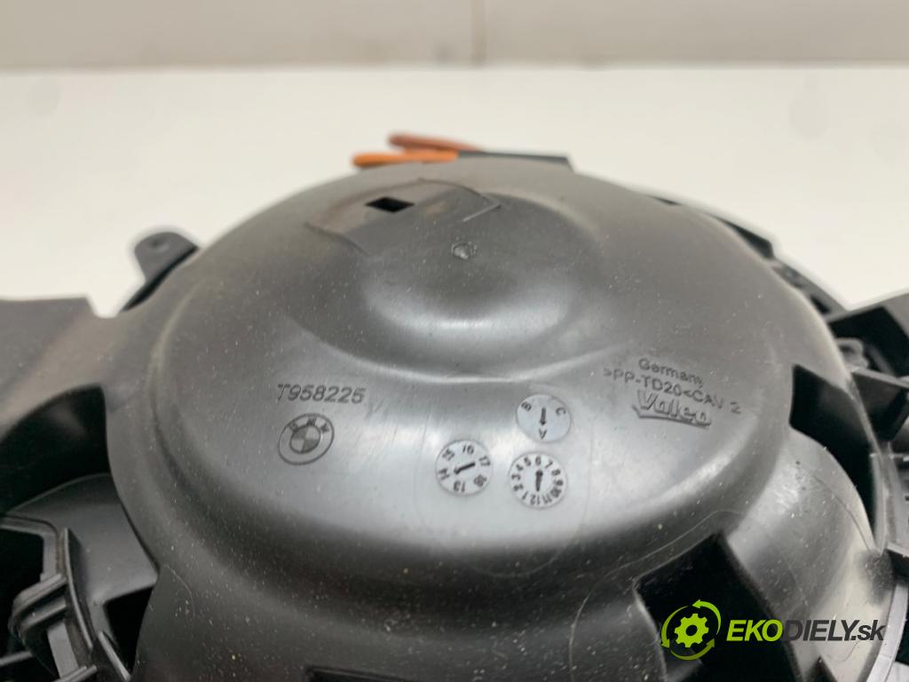 BMW F21 liftback 2014 75 kW 114 i 1598 ventilátor kúrenia T921557