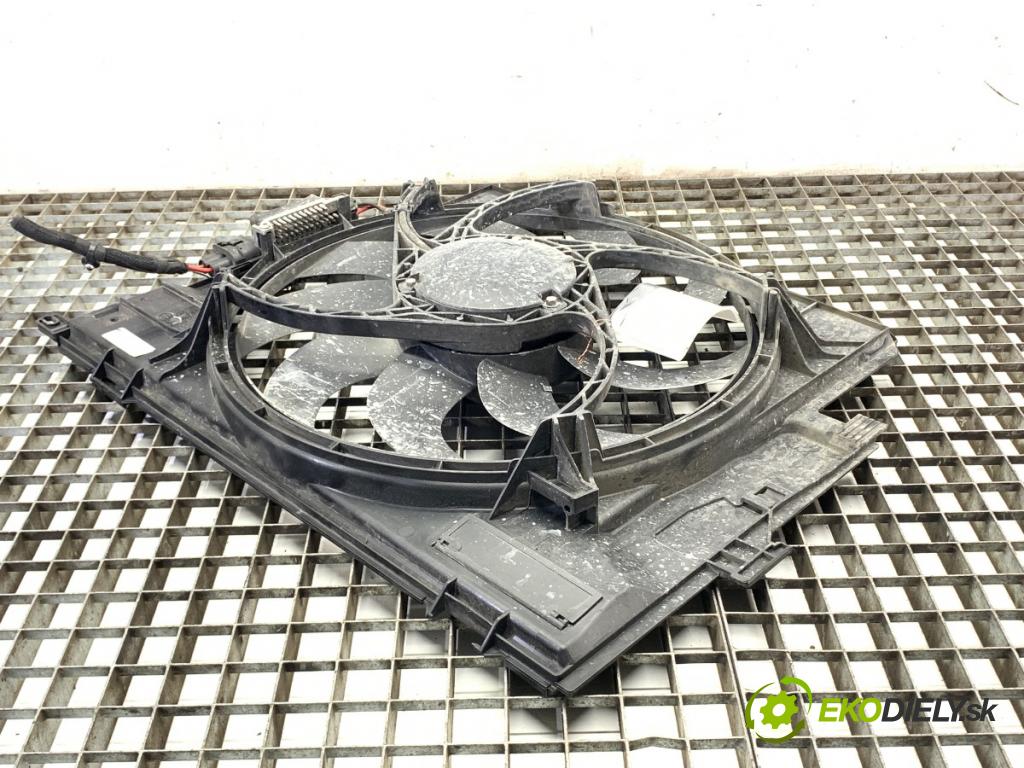 BMW F21 liftback 2014 75 kW 114 i 1598 ventilátor chladiče 7608410 (Ventilátor)