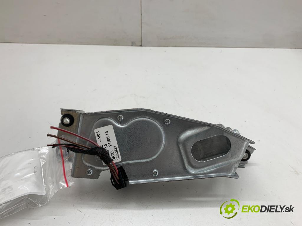 BMW F21 liftback 2014 75 kW 114 i 1598 motor stěračů zadní část 7258532