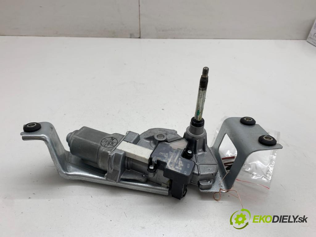 BMW F21 liftback 2014 75 kW 114 i 1598 motor stěračů zadní část 7258532