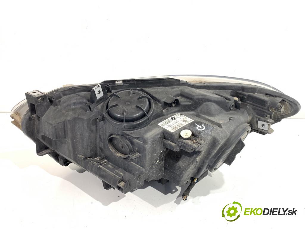 BMW F21 liftback 2014 75 kW 114 i 1598 Svetlomet pravy predný 7229672