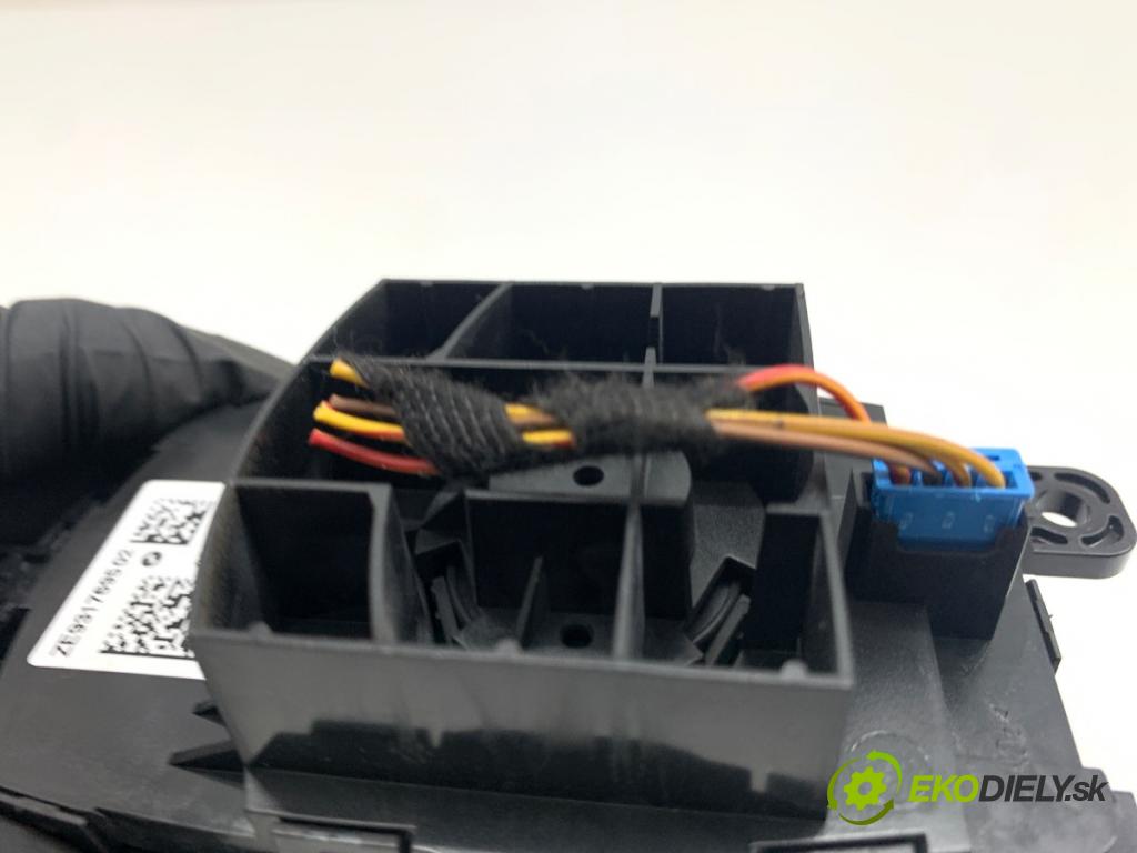 BMW F21 liftback 2014 75 kW 114 i 1598 přepínač Panel ovládaní 9317695