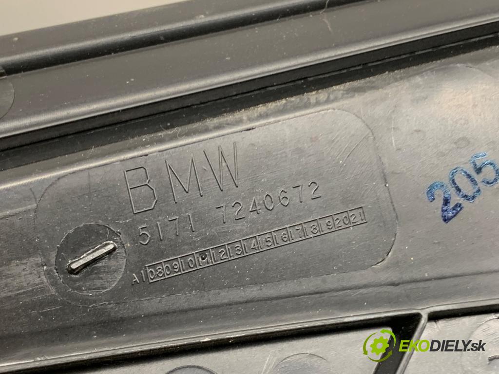 BMW F21 liftback 2014 75 kW 114 i 1598 Torpédo, plast pod čelné okno 7240672 (Torpédo (plast pod čelným sklom))