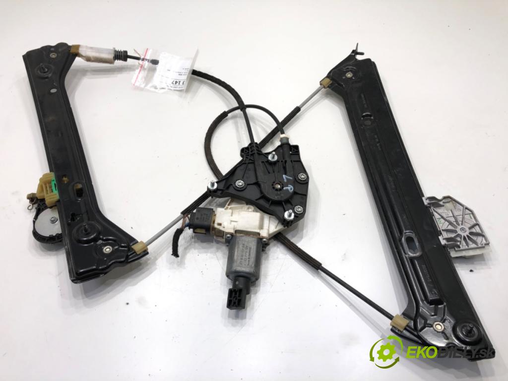 BMW F21 liftback 2014 75 kW 114 i 1598 Mechanizmus okna ľavy predný 7046031