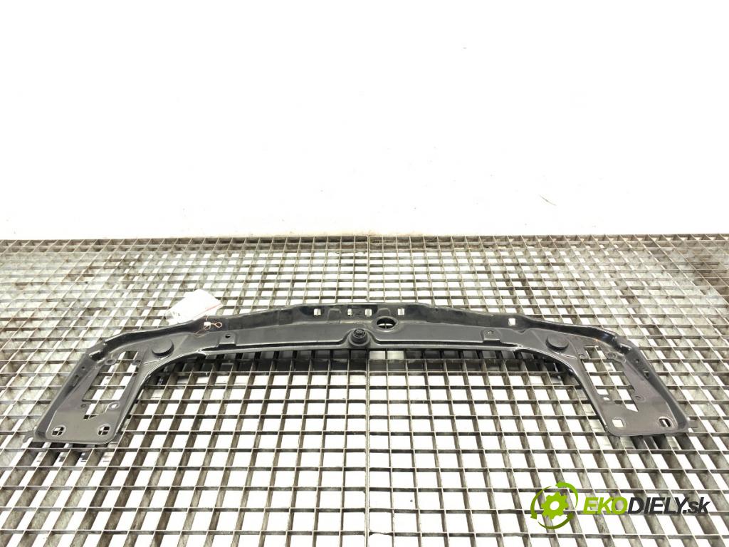 BMW F21 liftback 2014 75 kW 114 i 1598 Držiak predný 7245786 (Výstuha predná)