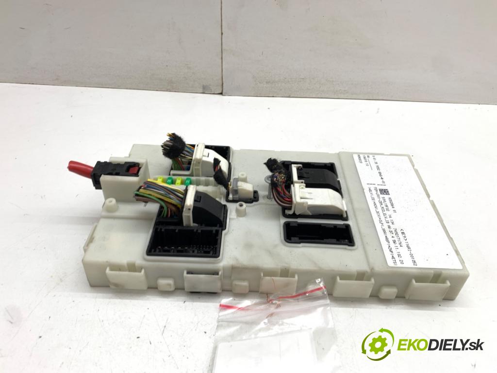 BMW F21 liftback 2014 75 kW 114 i 1598 modul komfortu 9352864 (Komfortní modul)
