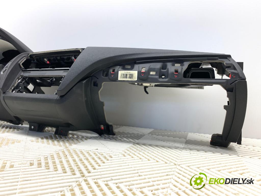 BMW F21 liftback 2014 75 kW 114 i 1598 Palubná doska VANKÚŠ: spolujazdca
