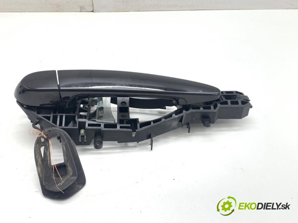 BMW F21 liftback 2014 75 kW 114 i 1598 Kľučka vonkajšia pravy predný 