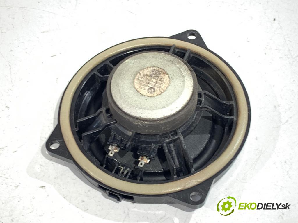 BMW F21 liftback 2014 75 kW 114 i 1598 reproduktory 9288769