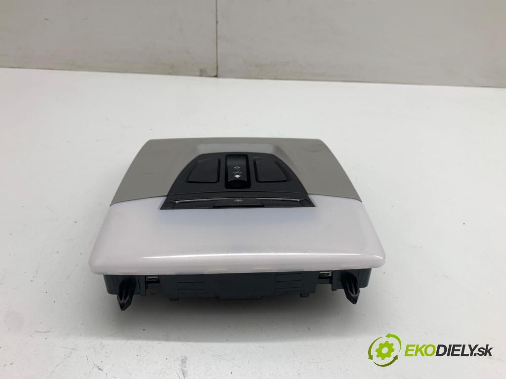 BMW F21 liftback 2014 75 kW 114 i 1598 Svetlo stropné 9321464